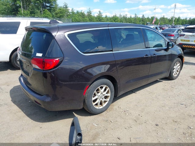 45393824 :رقم المزاد ، 2C4RC1DG0HR588320 vin ، 2017 Chrysler Pacifica Touring مزاد بيع