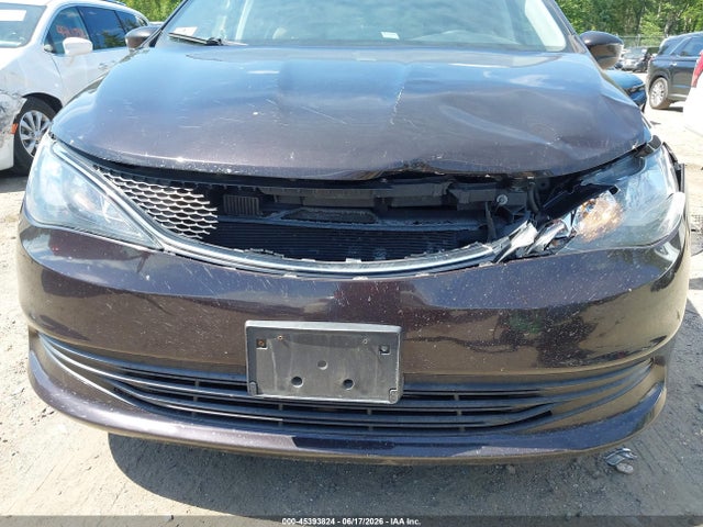 45393824 :رقم المزاد ، 2C4RC1DG0HR588320 vin ، 2017 Chrysler Pacifica Touring مزاد بيع