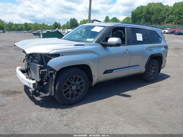 Toyota Sequoia Platinum 2024 7SVAAABA3RX048289 Image 2