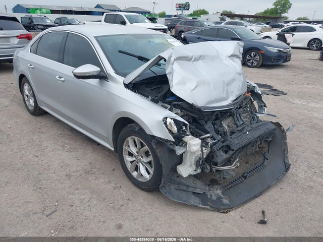 2016 Volkswagen Passat 1.8t S მანქანა იყიდება აუქციონზე, vin: 1VWAS7A38GC027727, აუქციონის ნომერი: 45394030