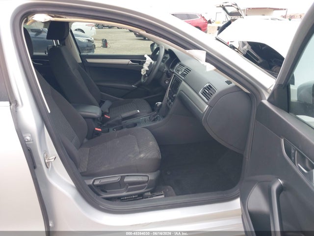2016 Volkswagen Passat 1.8t S მანქანა იყიდება აუქციონზე, vin: 1VWAS7A38GC027727, აუქციონის ნომერი: 45394030