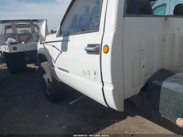 Aukcja sprzedaży 2002 Chevrolet C3500 Hd Chassis, vin: 3GBKC34G12M104641, numer aukcji: 45394124