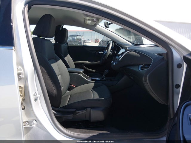 1G1ZC5ST0LF138389 Chevrolet Malibu Fwd 1fl