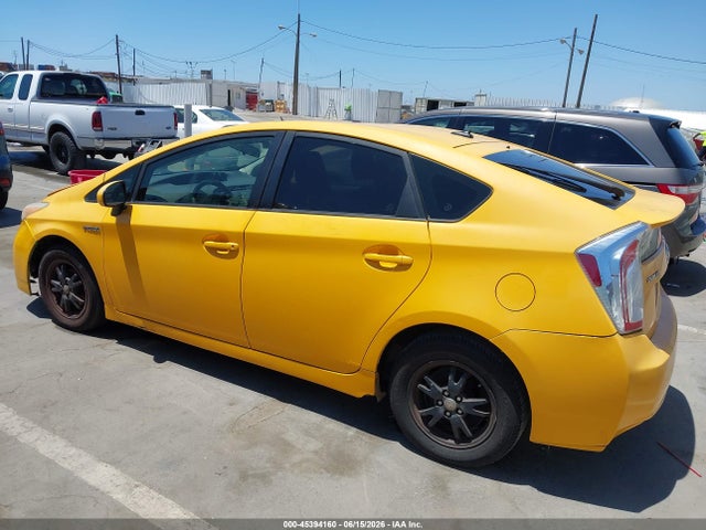 Toyota Prius Three 2014 JTDKN3DU8E1768397 Image 13