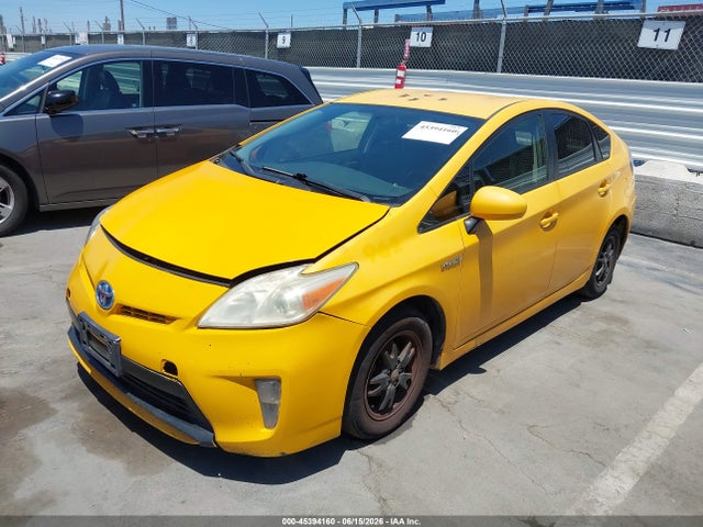 Toyota Prius Three 2014 JTDKN3DU8E1768397 Image 2