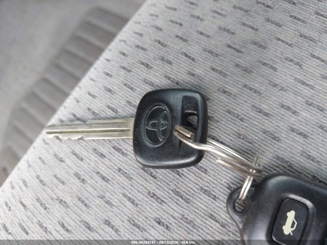 2003 Toyota Camry Le მანქანა იყიდება აუქციონზე, vin: 4T1BE32K33U697019, აუქციონის ნომერი: 45394187