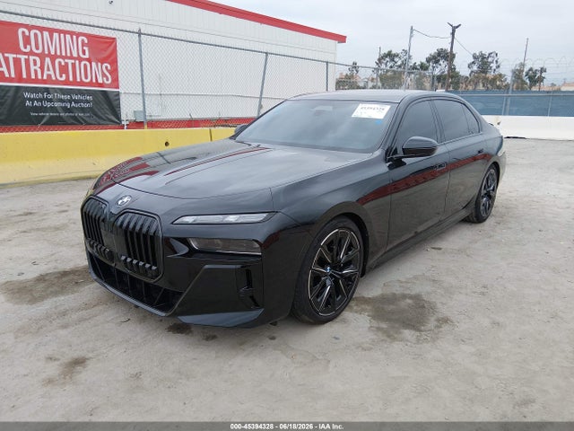 BMW 760i Xdrive 2025 WBA33EJ03SCU72563 Image 2