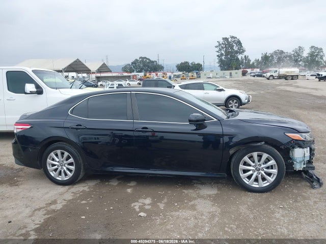 Toyota CAMRY LE 2018 JTNB11HK8J3067880 Image 14