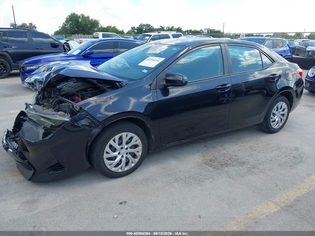 Toyota COROLLA LE 2019 5YFBURHE5KP870417 Image 2