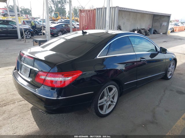 Продажа на аукционе авто 2011 Mercedes-benz E 350, vin: WDDKJ5GB2BF071636, номер лота: 45394495