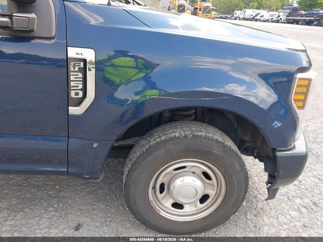 1FDBF2A61KEC15751 Ford F-250 Xl
