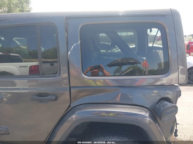 45394587 :رقم المزاد ، 1C4HJXEN5JW196318 vin ، 2018 Jeep Wrangler Unlimited Sahara 4x4 مزاد بيع