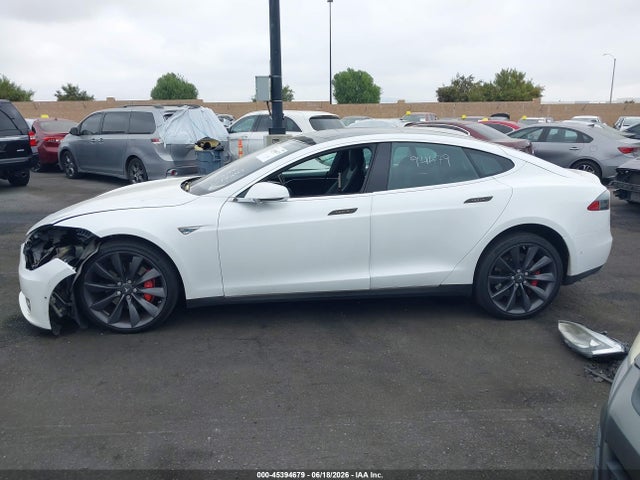 45394679 :رقم المزاد ، 5YJSA1E42FF120299 vin ، 2015 Tesla Model S 85d/p85d مزاد بيع