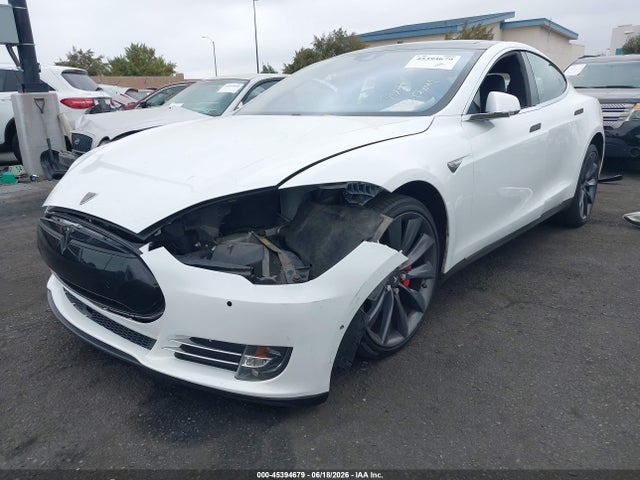 Tesla Model S 85d/p85d 2015 5YJSA1E42FF120299 Image 2