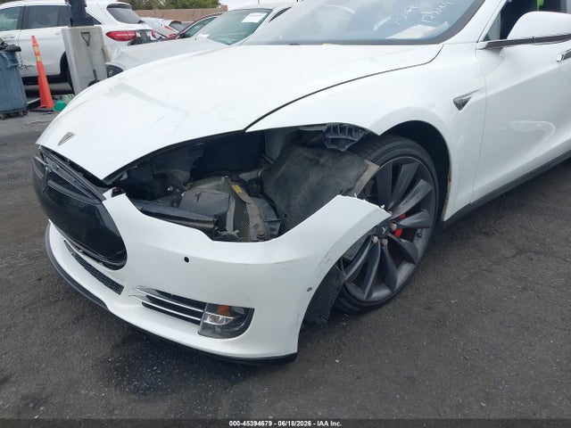 Tesla Model S 85d/p85d 2015 5YJSA1E42FF120299 Image 6