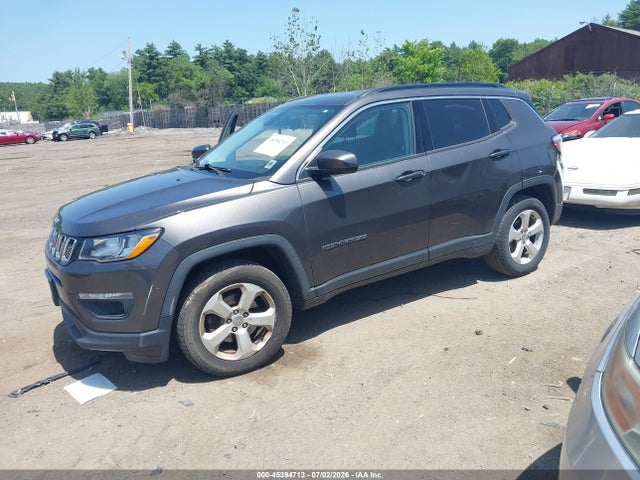 Jeep Compass Latitude 4x4 2018 3C4NJDBB9JT177871 Image 2