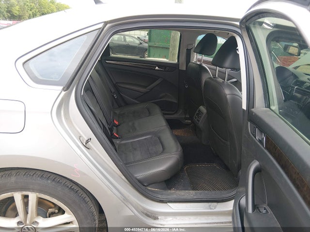 2014 Volkswagen Passat 2.0l Tdi Sel Premium მანქანა იყიდება აუქციონზე, vin: 1VWCN7A38EC060675, აუქციონის ნომერი: 45394714