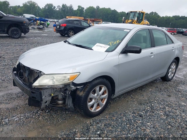45394737 :رقم المزاد ، 4T1BF3EK4BU139283 vin ، 2011 Toyota Camry Le مزاد بيع