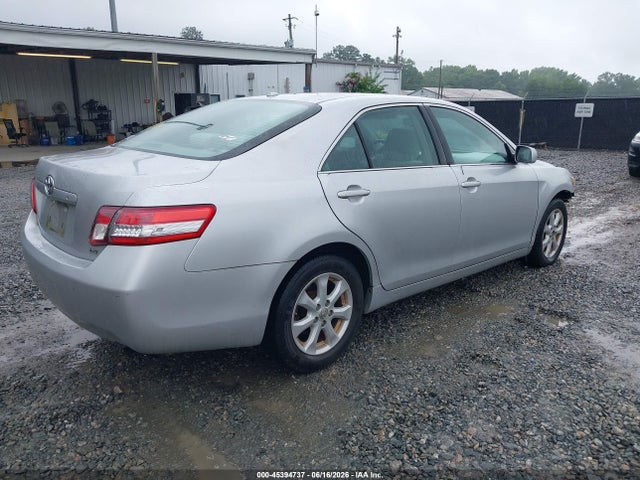 45394737 :رقم المزاد ، 4T1BF3EK4BU139283 vin ، 2011 Toyota Camry Le مزاد بيع