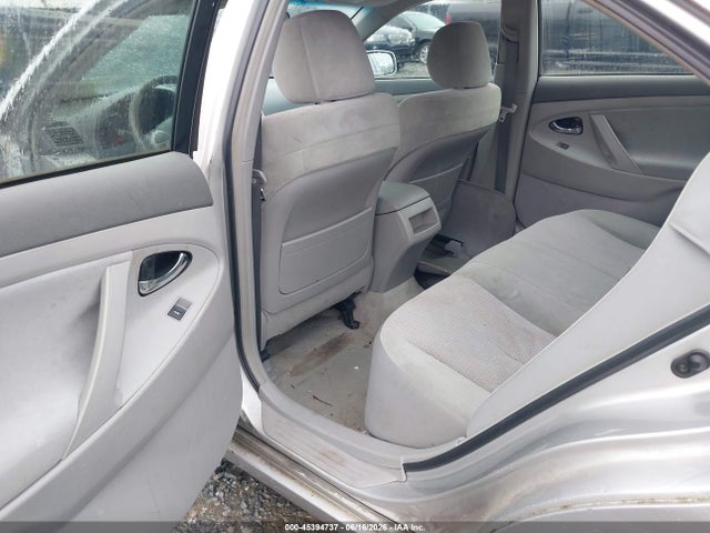 45394737 :رقم المزاد ، 4T1BF3EK4BU139283 vin ، 2011 Toyota Camry Le مزاد بيع