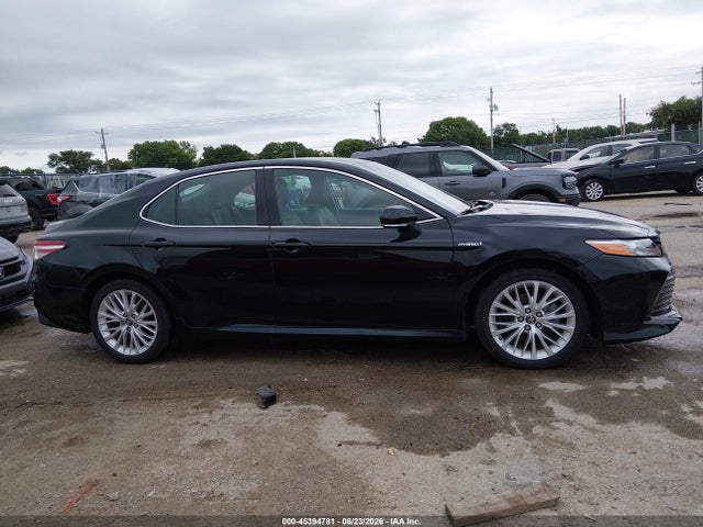 4T1B21HK2JU001302 Toyota Camry Hybrid Xle