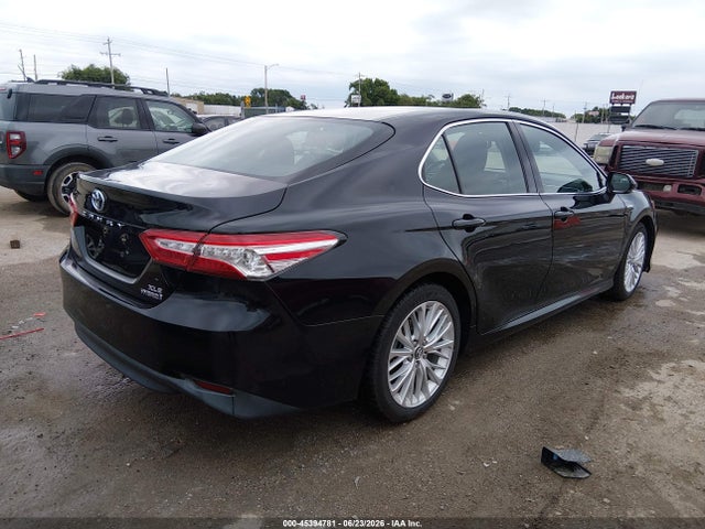 4T1B21HK2JU001302 Toyota Camry Hybrid Xle
