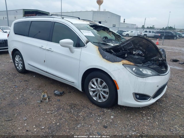 Aukcja sprzedaży 2018 Chrysler Pacifica Touring L Plus, vin: 2C4RC1EG0JR315642, numer aukcji: 45395042