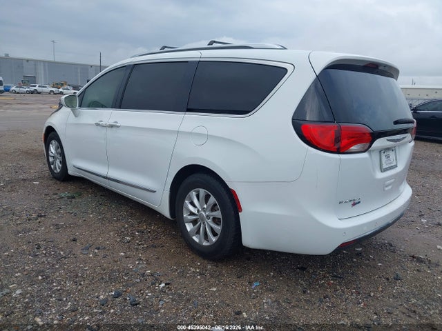 Продажа на аукционе авто 2018 Chrysler Pacifica Touring L Plus, vin: 2C4RC1EG0JR315642, номер лота: 45395042