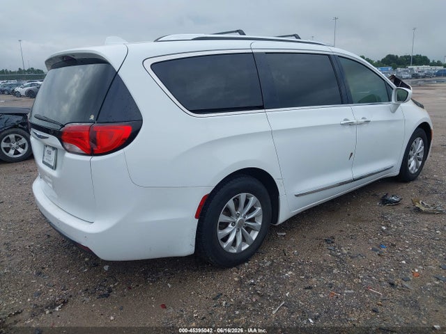 Продажа на аукционе авто 2018 Chrysler Pacifica Touring L Plus, vin: 2C4RC1EG0JR315642, номер лота: 45395042