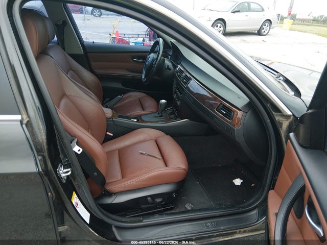 2006 Bmw 330i მანქანა იყიდება აუქციონზე, vin: WBAVB33536KS38055, აუქციონის ნომერი: 45395145