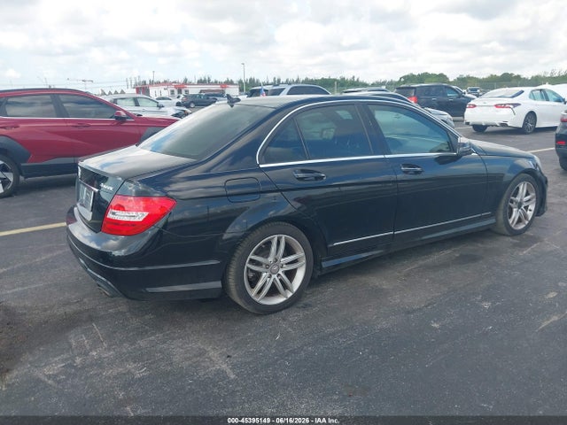 Продаж на аукціоні авто 2012 Mercedes-benz C 300 Sport 4matic, vin: WDDGF8BB9CA696579, номер лоту: 45395149