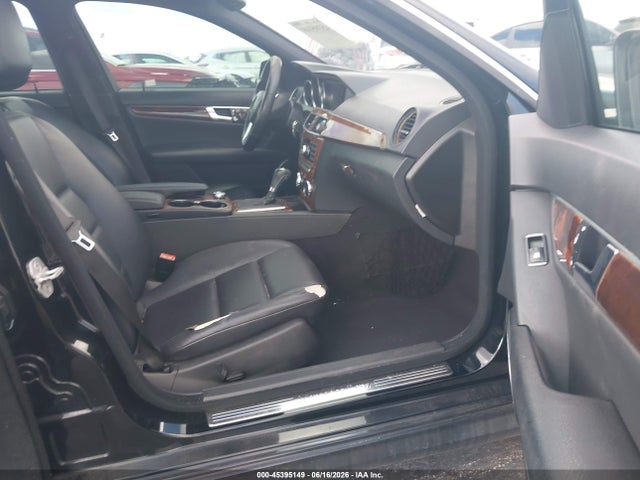 Продаж на аукціоні авто 2012 Mercedes-benz C 300 Sport 4matic, vin: WDDGF8BB9CA696579, номер лоту: 45395149