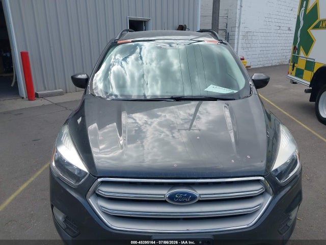 1FMCU9GD7JUC38836 Ford ESCAPE SE