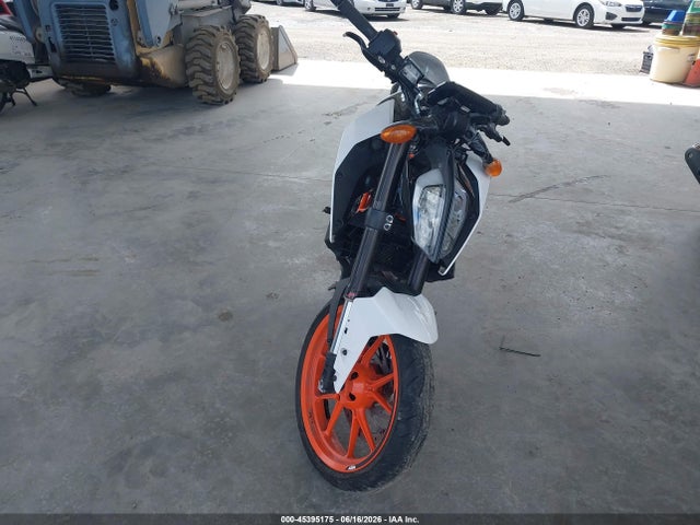 KTM 390 Duke 2018 MD2JPJ40XJC257208 Image 5