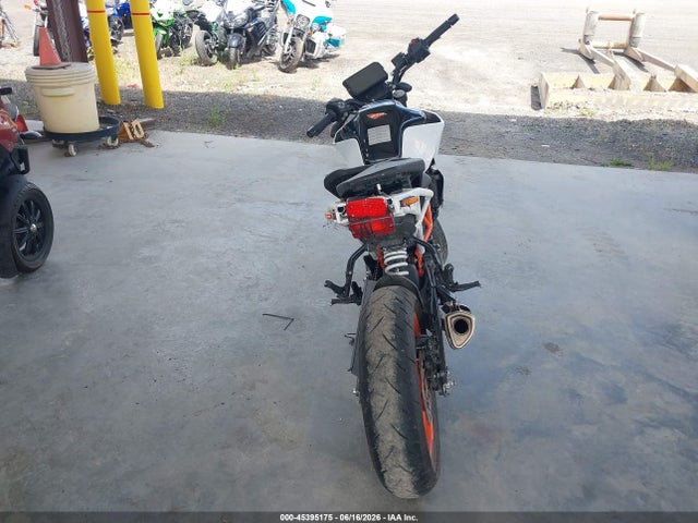 KTM 390 Duke 2018 MD2JPJ40XJC257208 Image 6