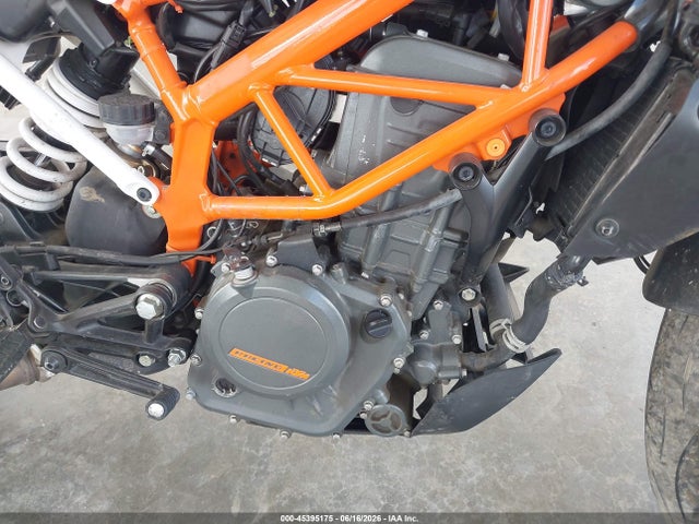 KTM 390 Duke 2018 MD2JPJ40XJC257208 Image 8