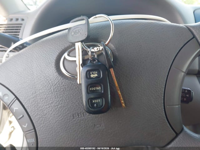 2005 Toyota Camry Le მანქანა იყიდება აუქციონზე, vin: 4T1BE32K05U562244, აუქციონის ნომერი: 45395192
