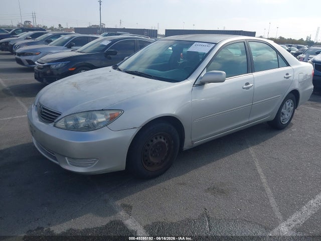 2005 Toyota Camry Le მანქანა იყიდება აუქციონზე, vin: 4T1BE32K05U562244, აუქციონის ნომერი: 45395192