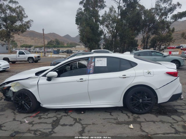 4T1DBADK3SU007528 Toyota CAMRY SE