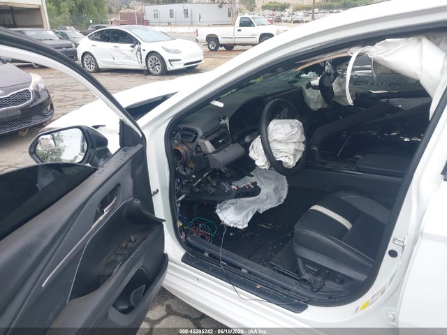 4T1DBADK3SU007528 Toyota CAMRY SE