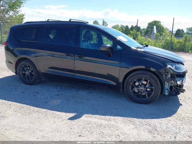 Auction sale of the 2018 Chrysler Pacifica Touring L, vin: 2C4RC1BG7JR351400, lot number: 45395247