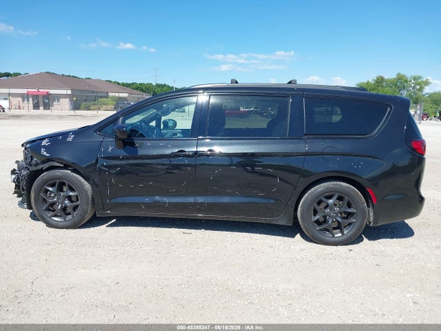 Продажа на аукционе авто 2018 Chrysler Pacifica Touring L, vin: 2C4RC1BG7JR351400, номер лота: 45395247
