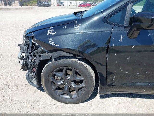 Продажа на аукционе авто 2018 Chrysler Pacifica Touring L, vin: 2C4RC1BG7JR351400, номер лота: 45395247