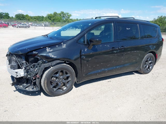 Продажа на аукционе авто 2018 Chrysler Pacifica Touring L, vin: 2C4RC1BG7JR351400, номер лота: 45395247