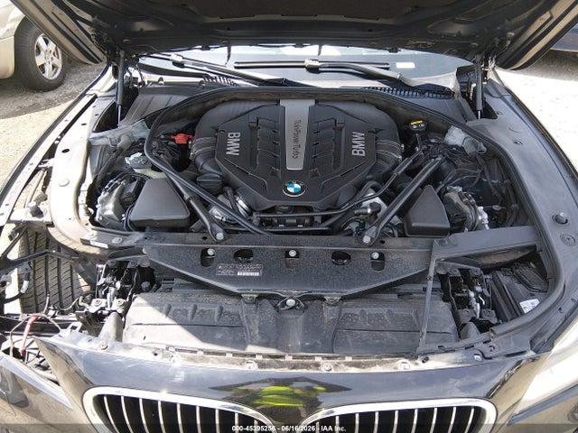2015 Bmw 750li მანქანა იყიდება აუქციონზე, vin: WBAYE8C55FD782322, აუქციონის ნომერი: 45395256