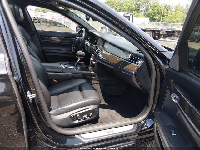 2015 Bmw 750li მანქანა იყიდება აუქციონზე, vin: WBAYE8C55FD782322, აუქციონის ნომერი: 45395256