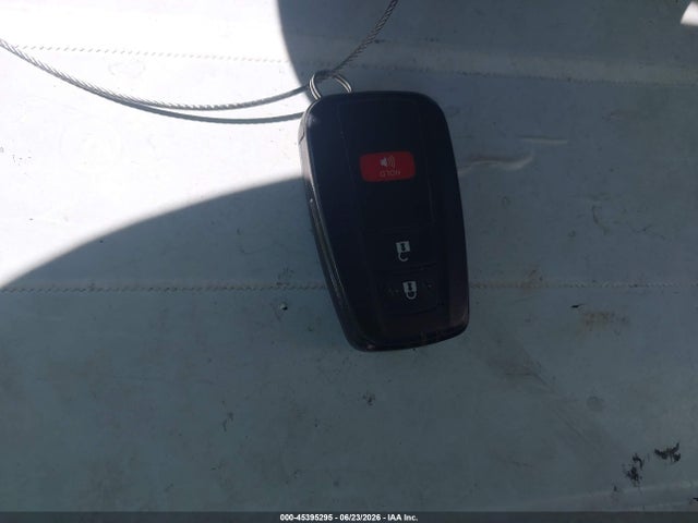 Toyota Prius Two 2017 JTDKBRFU6H3574792 Image 11