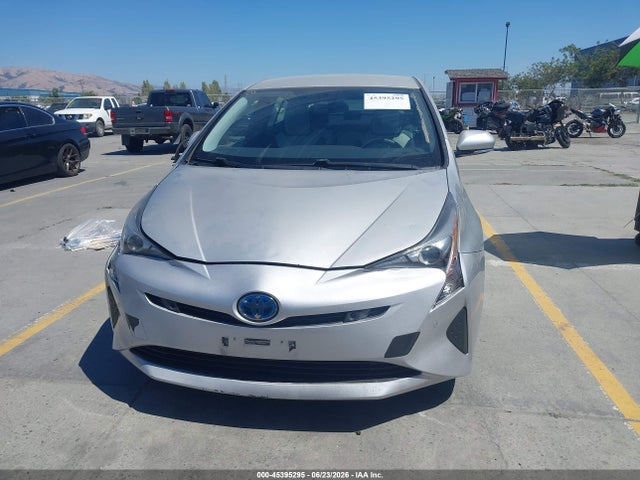 Toyota Prius Two 2017 JTDKBRFU6H3574792 Image 12