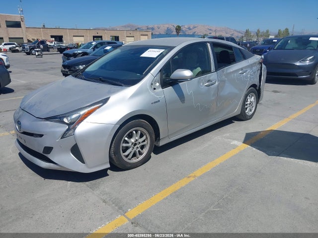 Toyota Prius Two 2017 JTDKBRFU6H3574792 Image 2