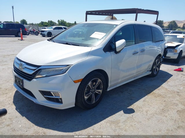 Honda Odyssey Touring 2020 5FNRL6H85LB019371 Image 2